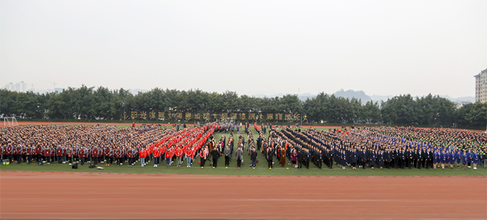 重庆市龙门浩职业中学校2017-2018学年下期开学典礼简讯 春意盎然