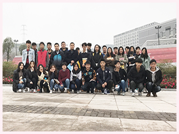 升入威尼斯人网址建筑工程职业技术学院的部分学生1.jpg