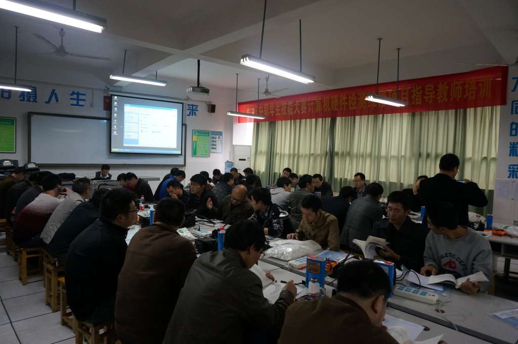 开班典礼结束后,北京中科远洋科技有限公司的设计师顾永以他过硬的